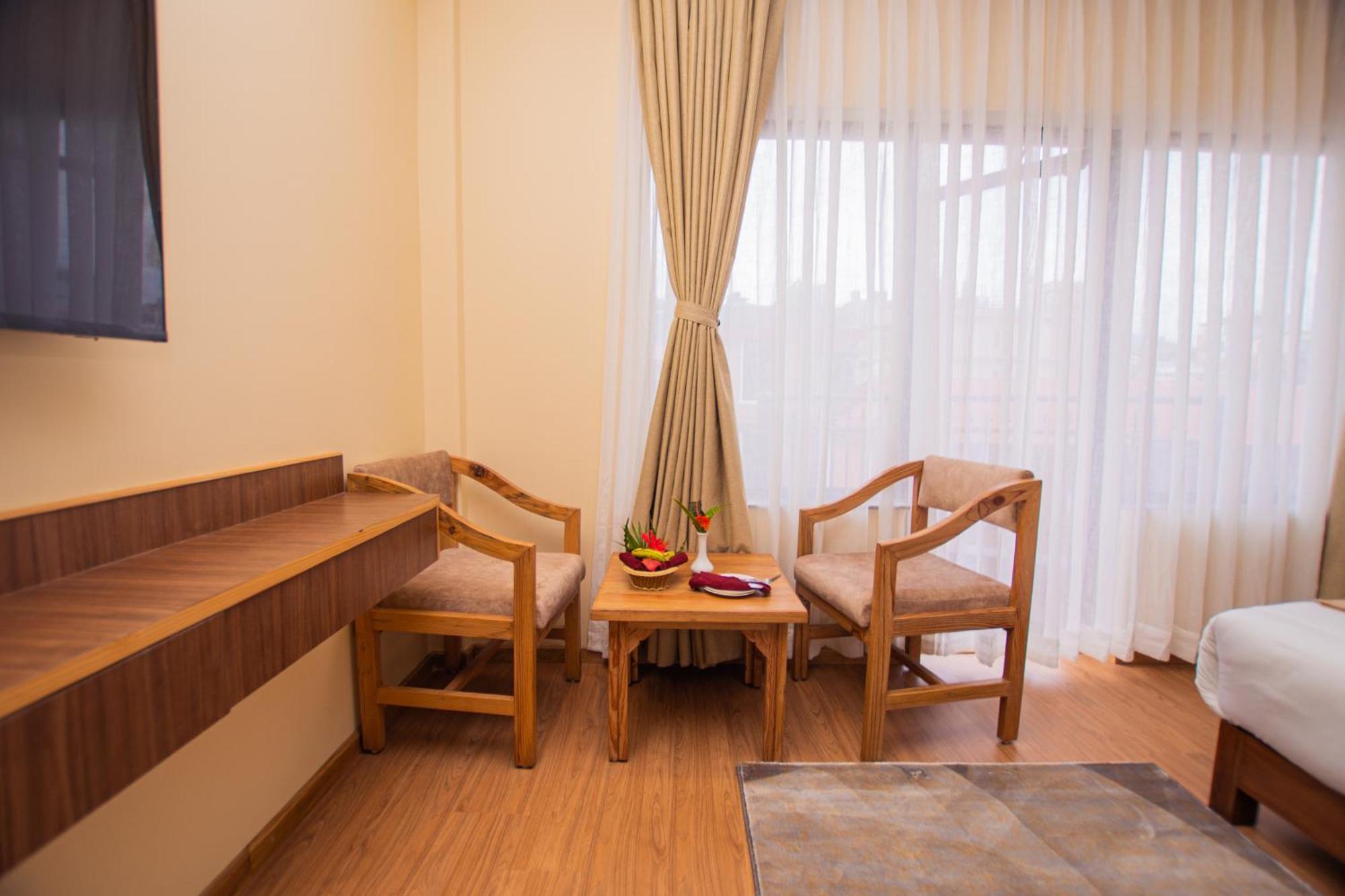 Temple Himalaya Hotel & Spa Покхара Екстер'єр фото