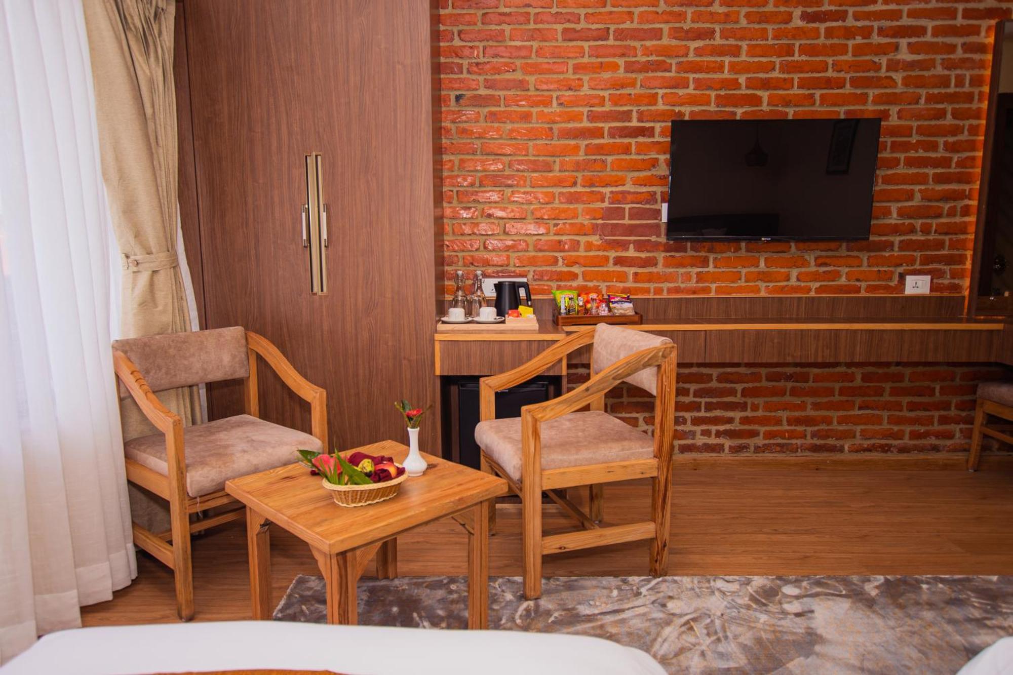 Temple Himalaya Hotel & Spa Покхара Екстер'єр фото