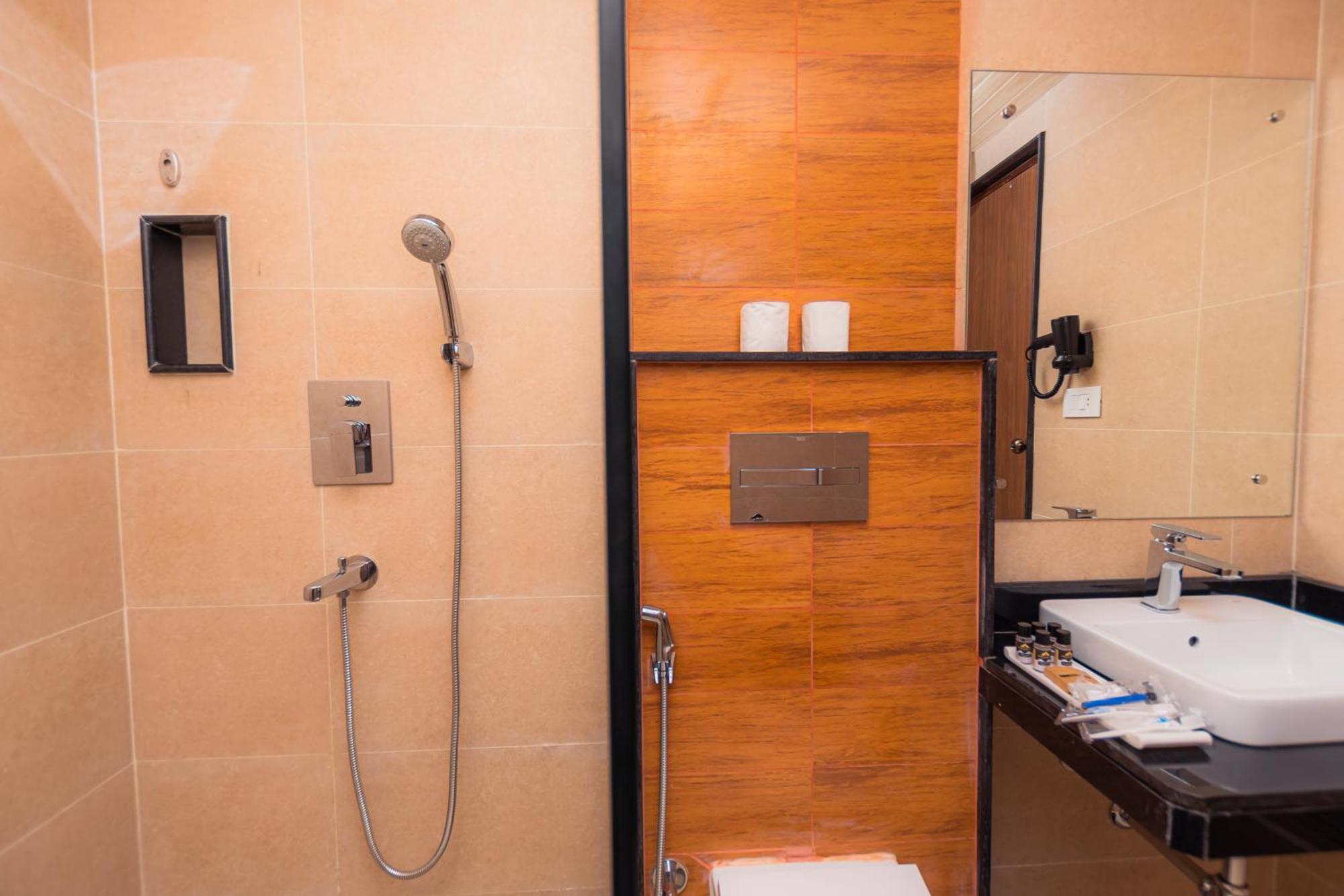 Temple Himalaya Hotel & Spa Покхара Екстер'єр фото