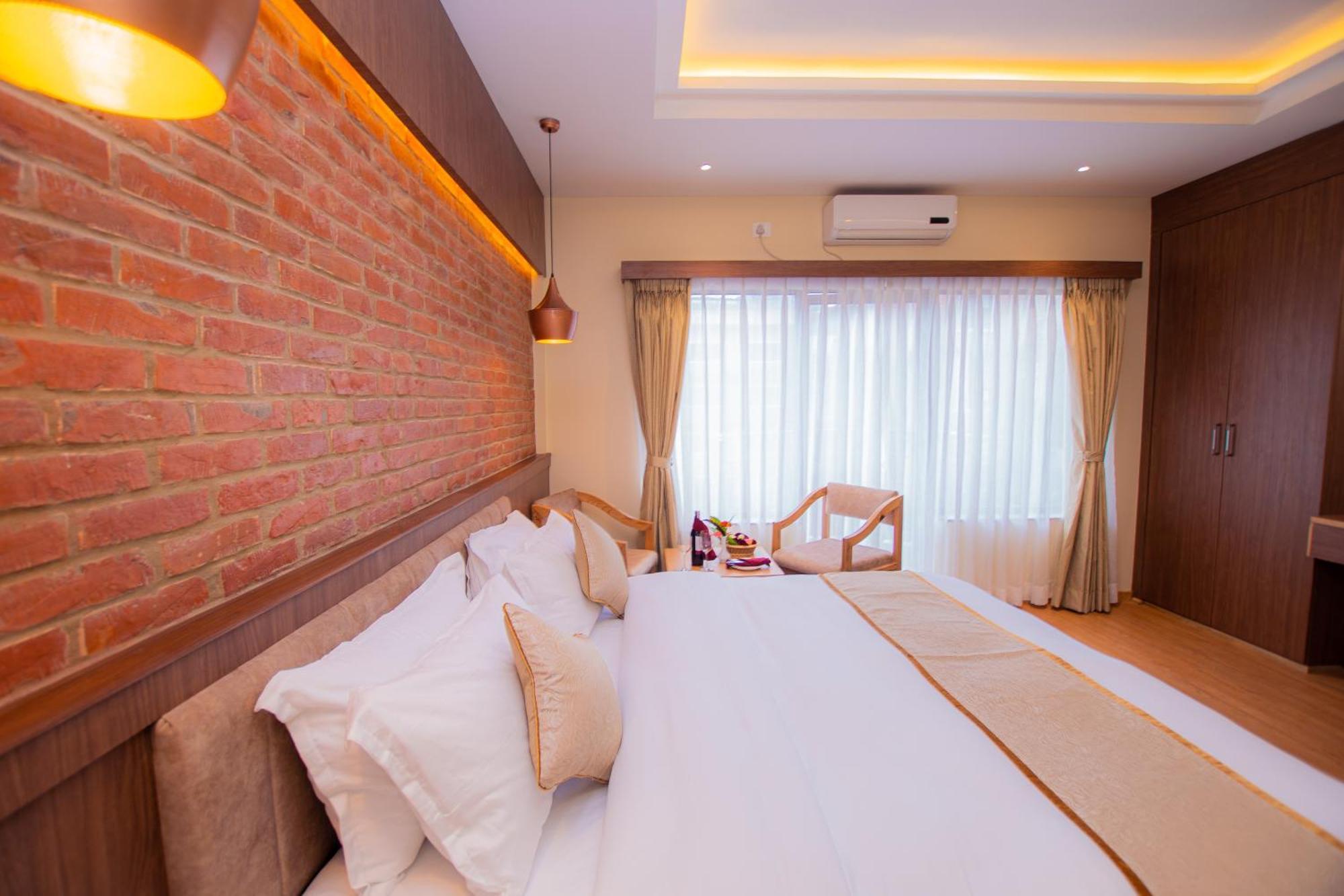 Temple Himalaya Hotel & Spa Покхара Екстер'єр фото