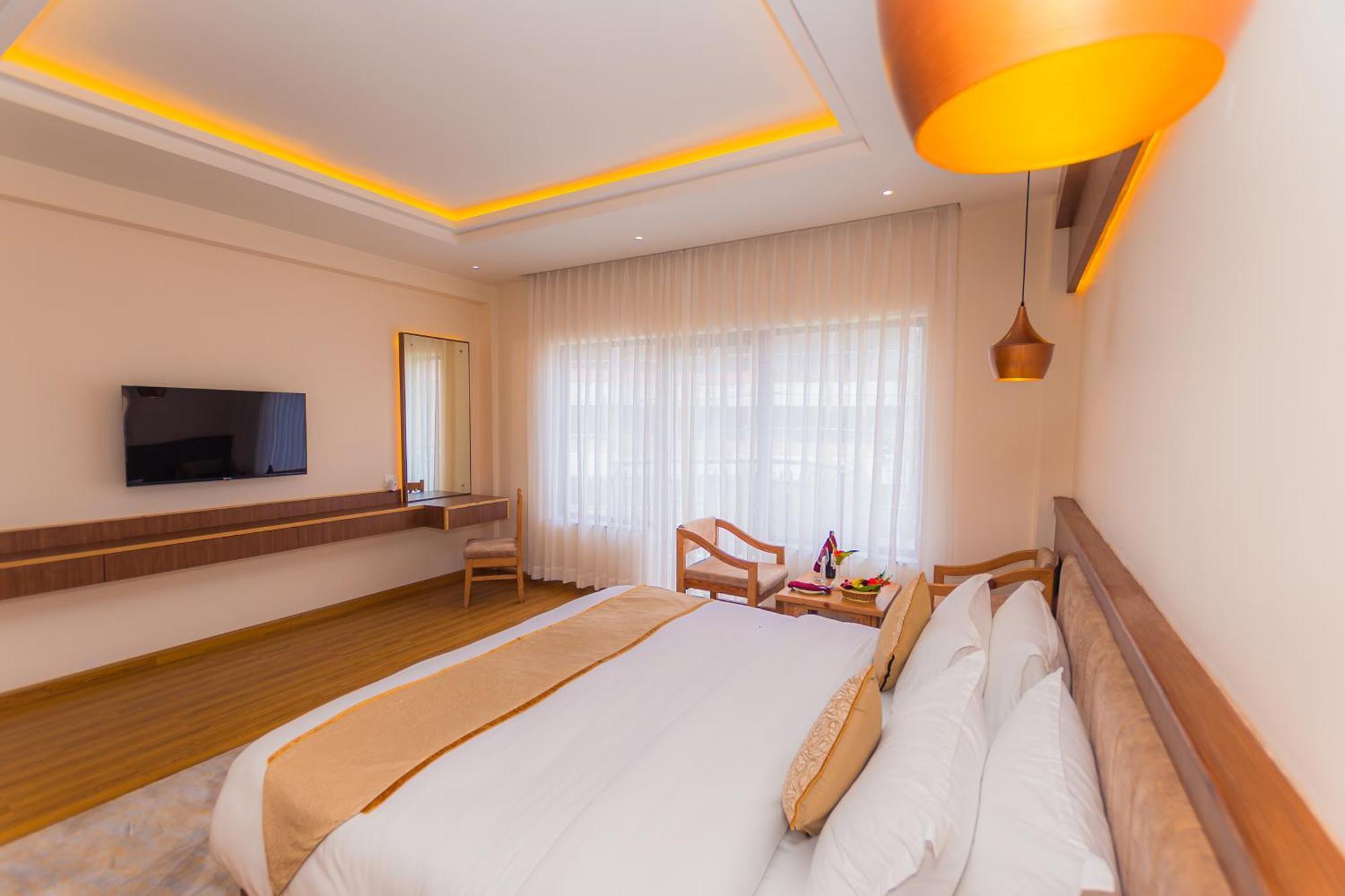 Temple Himalaya Hotel & Spa Покхара Екстер'єр фото