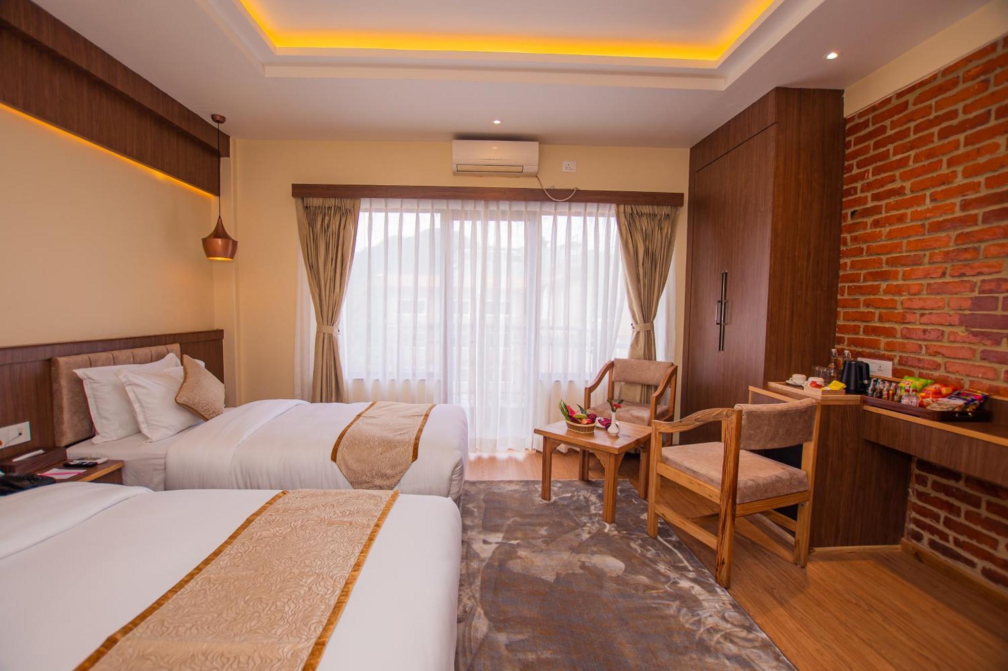 Temple Himalaya Hotel & Spa Покхара Екстер'єр фото