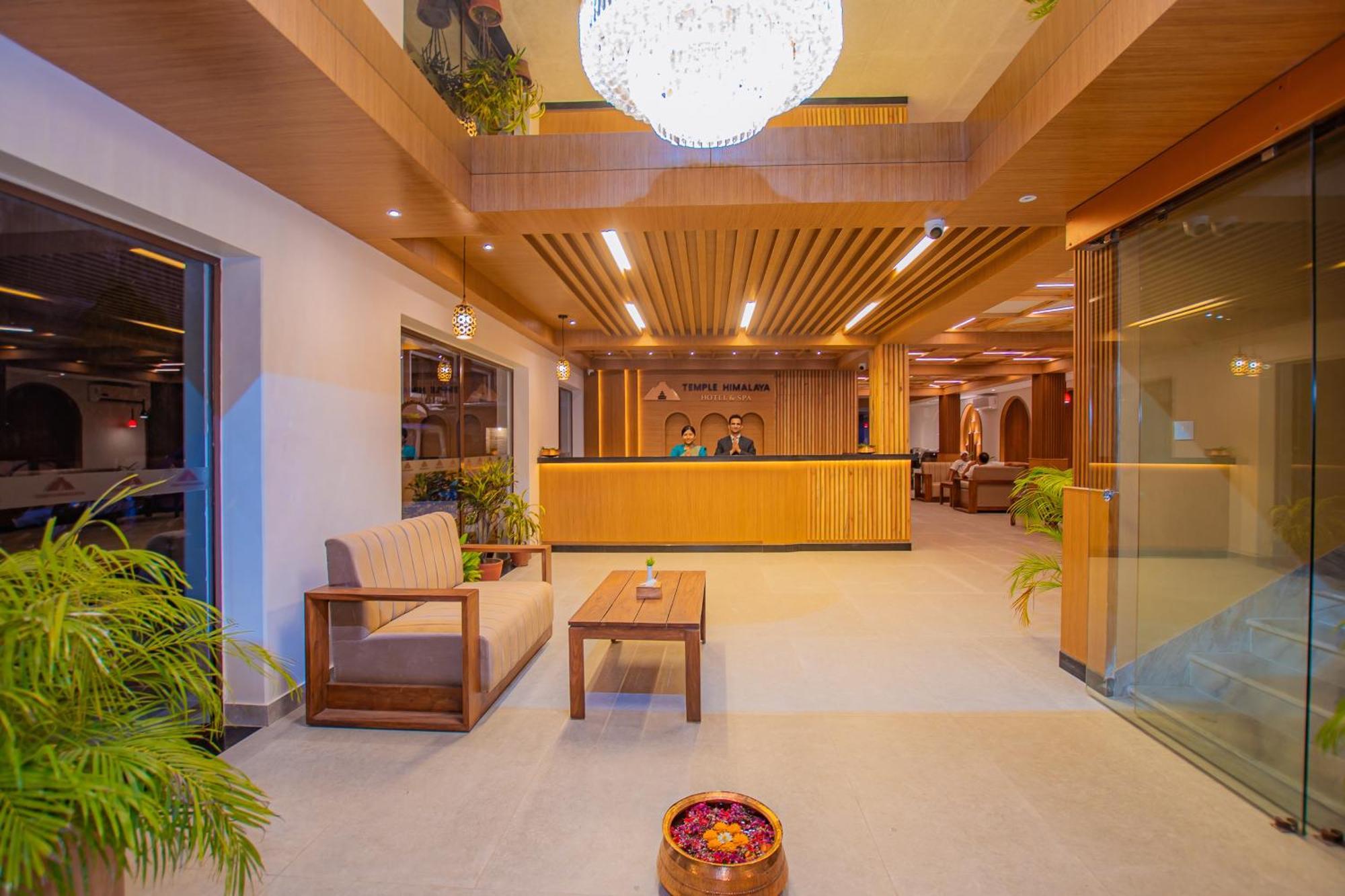 Temple Himalaya Hotel & Spa Покхара Екстер'єр фото