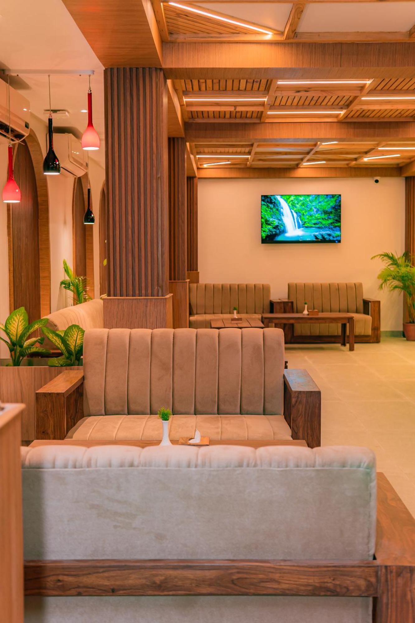 Temple Himalaya Hotel & Spa Покхара Екстер'єр фото