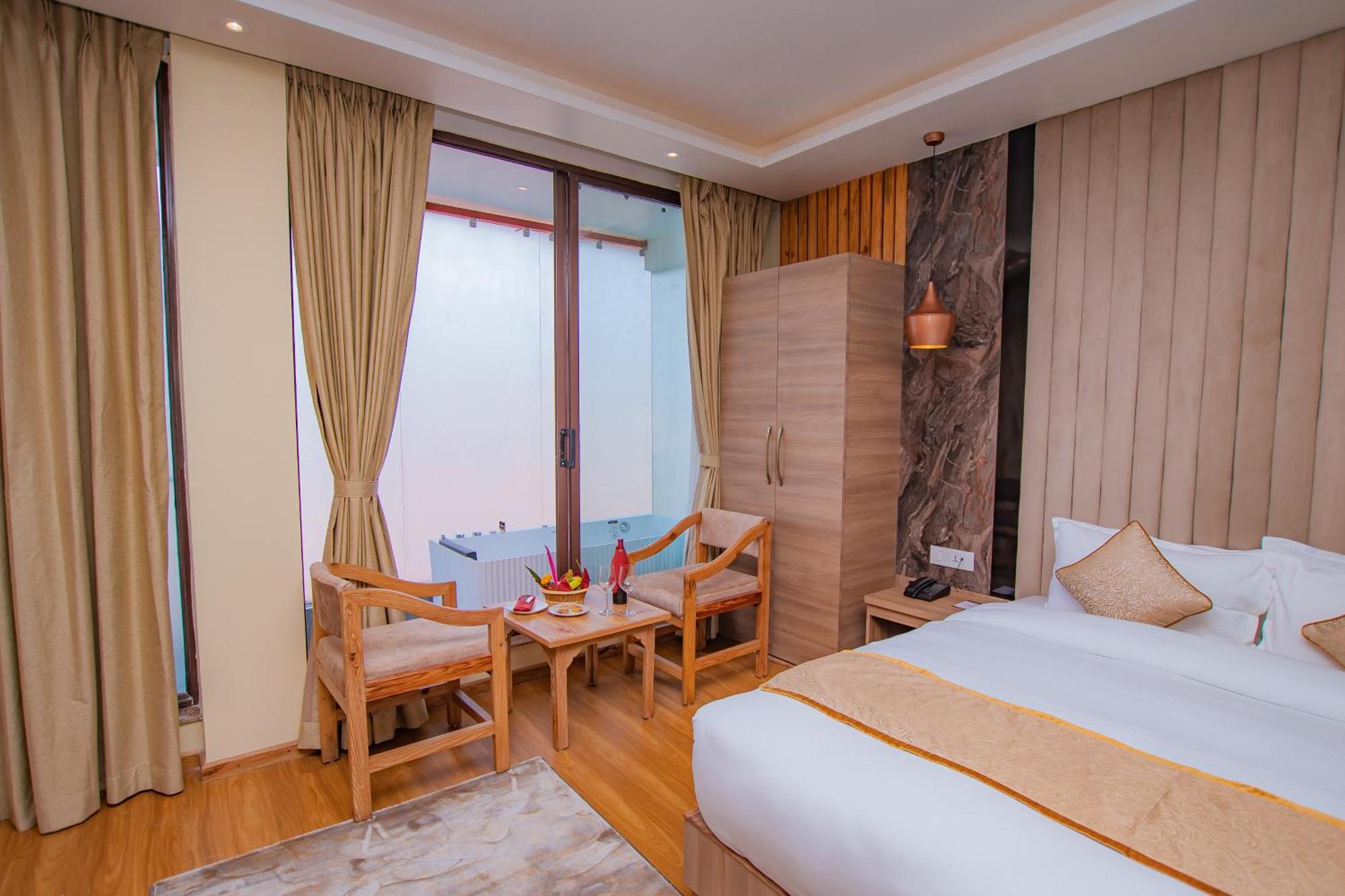 Temple Himalaya Hotel & Spa Покхара Екстер'єр фото