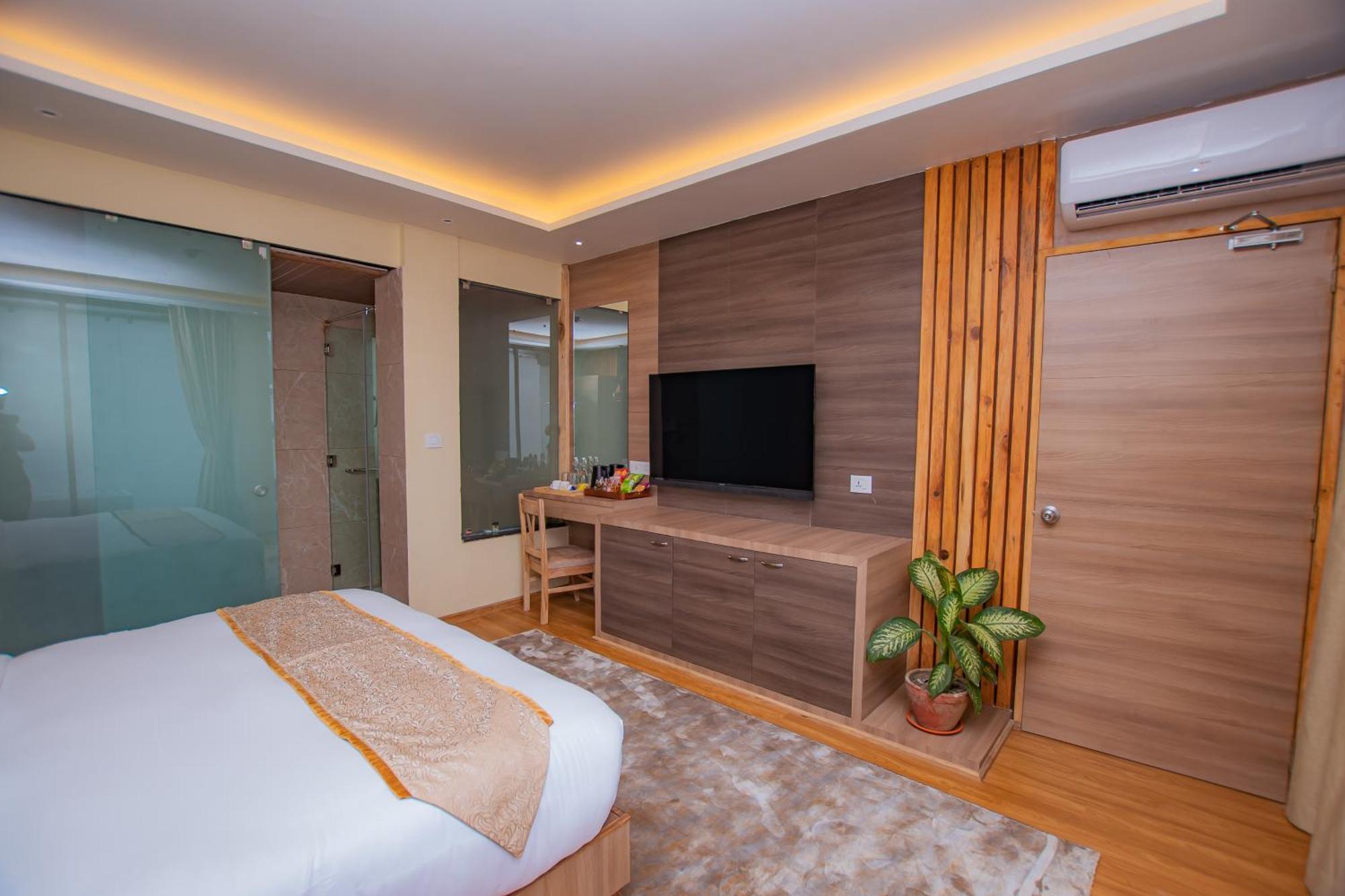 Temple Himalaya Hotel & Spa Покхара Екстер'єр фото