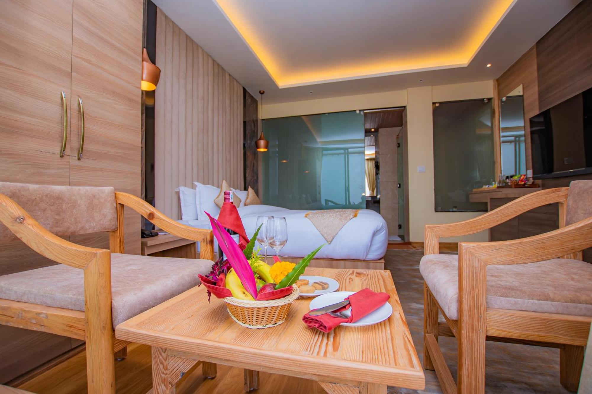 Temple Himalaya Hotel & Spa Покхара Екстер'єр фото