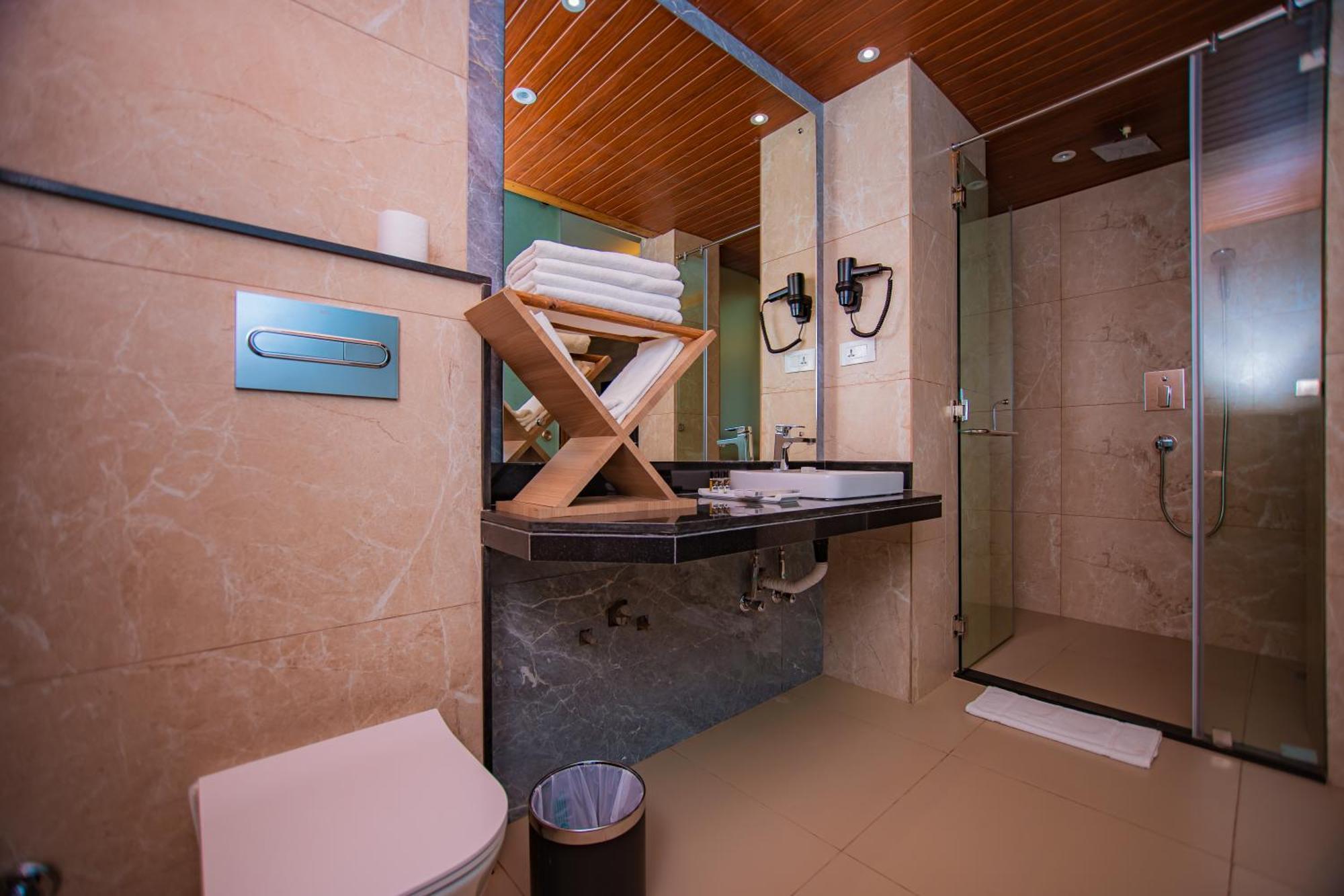 Temple Himalaya Hotel & Spa Покхара Екстер'єр фото