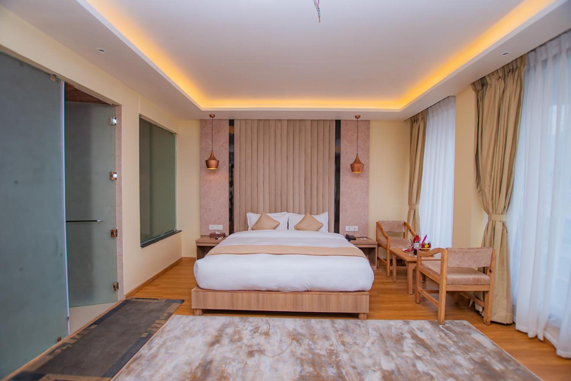 Temple Himalaya Hotel & Spa Покхара Екстер'єр фото
