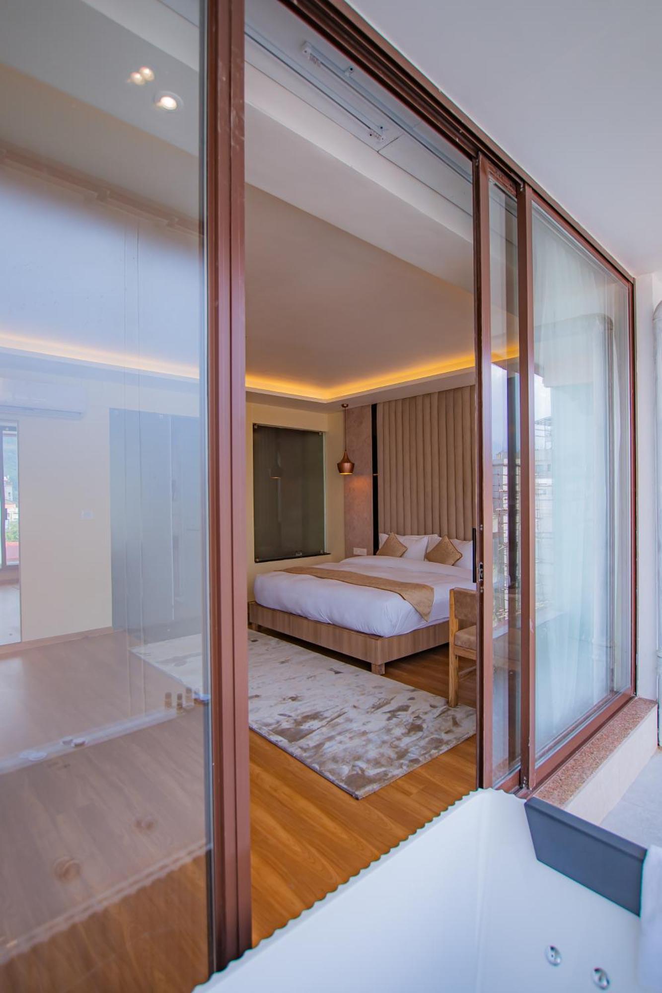 Temple Himalaya Hotel & Spa Покхара Екстер'єр фото